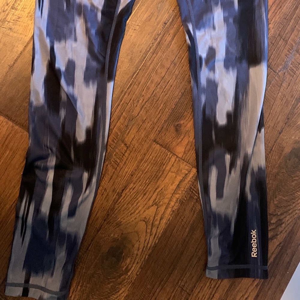 Reebok medium leggings